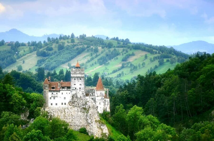 1-Day Guided Tour: Bucharest-Peles, Dracula Castle & Brasov - Who will get the most from this tour