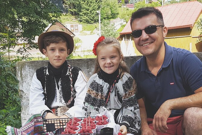 10-Day Private Tour of Romania with Pick Up - Eggs, folk art, and the Bicaz Gorges