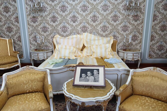 10 h Ceausescu Communism Private Tour in Bucharest plus Dracula's Grave - Ceausescu Mansion: the dictator’s private world