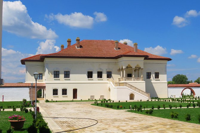 100 km by bike near Bucharest - Reaching Palatul Brâncovenesc after 60 kilometers