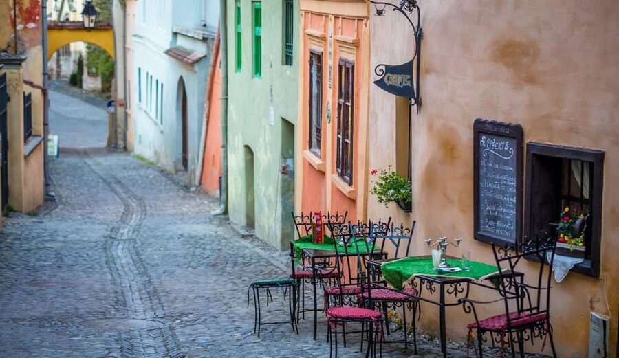 2-Day Transylvania Break From Bucharest - Leaving Bucharest for the Carpathians