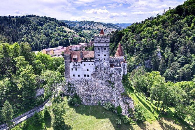 3-Castle: Peles,Bran,Rasnov,Sinaia Monastery from Brasov w pickup - What the $87.10 price really covers