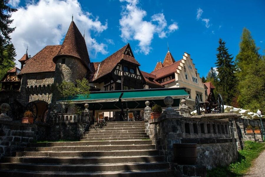3-Day Medieval Transylvania Package Tour - Day one: Curtea de Argeș, Cozia, and Sibiu