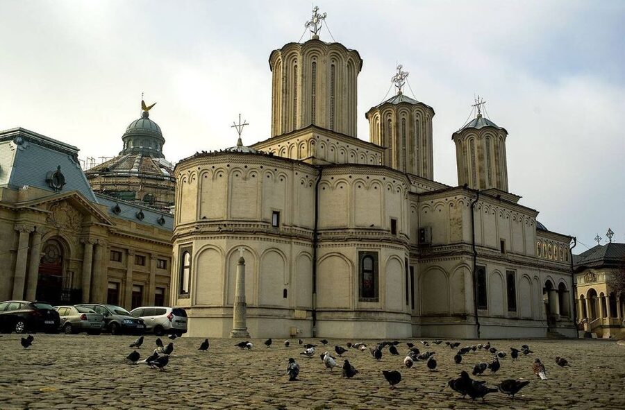 3-Hour Guided Tour of Communist Bucharest - Surviving inter-war neighborhoods and the Uranus area