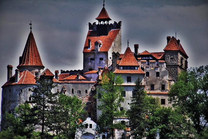 4 Days Private Tour in Transylvania: Sibiu, Sighisoara and Brasov - Day one: Peles, Bran, and an evening in Brasov