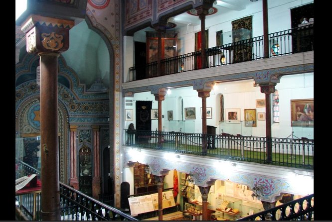 4h Jewish Legacy in Bucharest - Private Tour by Car and Walking - Facing Romania’s role at the Holocaust Memorial