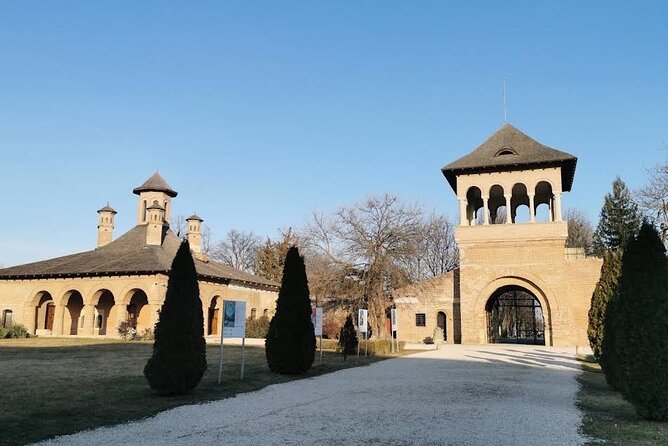 5h Abandoned Fort, Dracula's Grave and Mogoșoaia Palace, Private - Transport, timing, and what the price covers