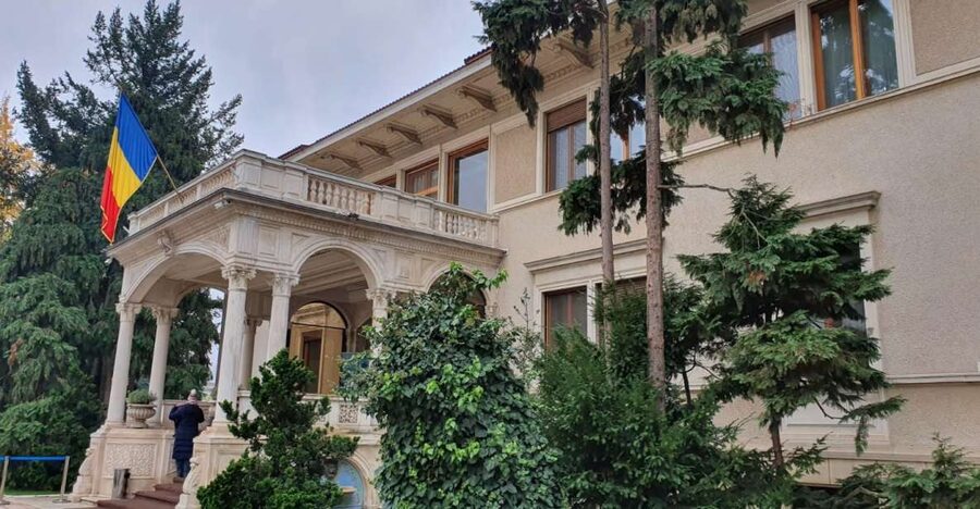 6h Communism Tour in Bucharest with Ceausescu Mansion - The Village Museum and a very different Romania