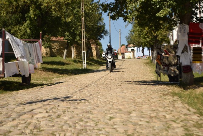 7 Day Best of Transylvania Motorcycle Tour from Cluj - Day Three: Bran Castle and Rasnov Citadel