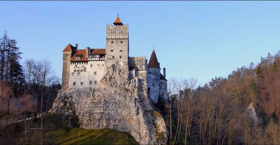 7h Dracula's Castle Private Tour from Bucharest - Fast Tour - Reaching Bran Castle, the Dracula centerpiece