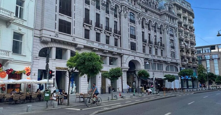 A Tale of Bucharest Calea Victoriei Walking Tour - Capsa Pastry and the National Military Circle