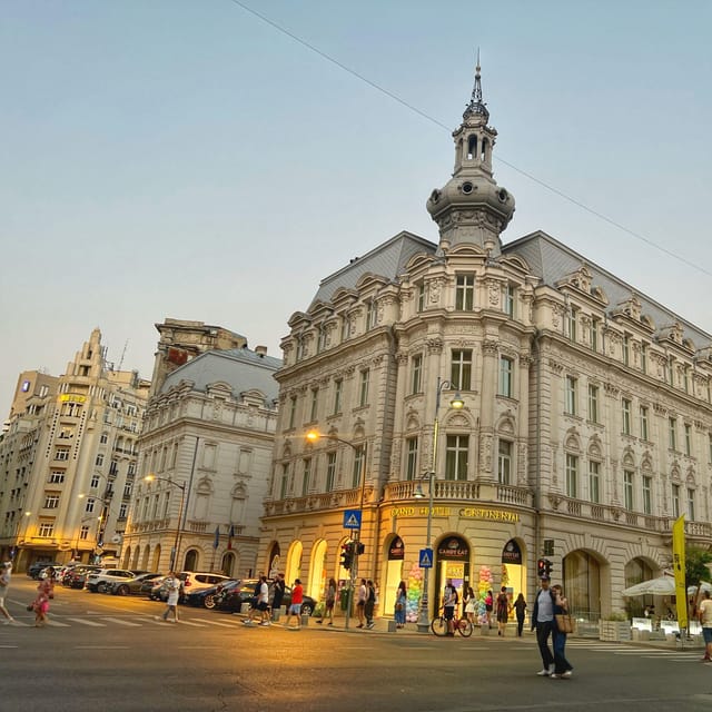 A Tale of Bucharest Calea Victoriei Walking Tour - What the two-hour format gives you