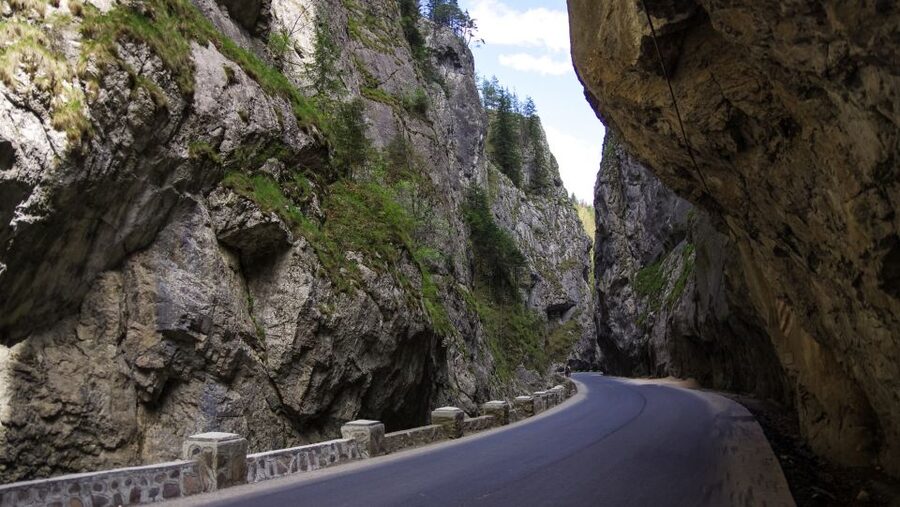 Adventure trip from Iasi: Hiking in the Carpathian Mountains - Sugau Gorges and the Tunnel Cave