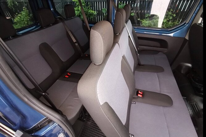 Airport Transfer with Mini-van for 8 passangers - The minivan experience for eight passengers