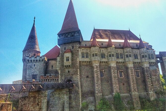 Alba Iulia & Corvin Castle: A Day in Romania’s Legendary Heart - Lunch near Hunedoara from 1:00 to 2:00