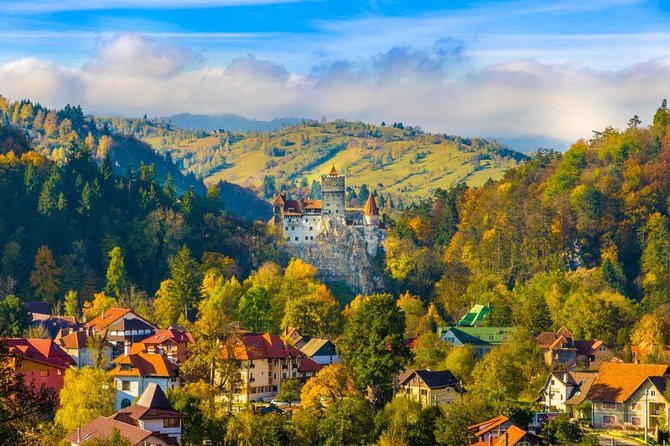 Bear Sanctuary, Bran (Dracula) Castle, Peles Castle From Brasov - One morning, three very different faces of Romania
