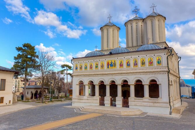 Best Walking Tour of Bucharest's City Center - 2.5 hours - Unirii Square and the optional cathedral