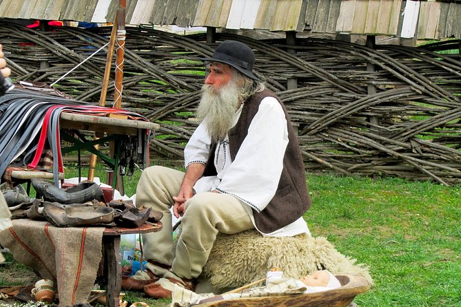 Bicycle Sightseeing in Bucharest - What the guide adds to the ride