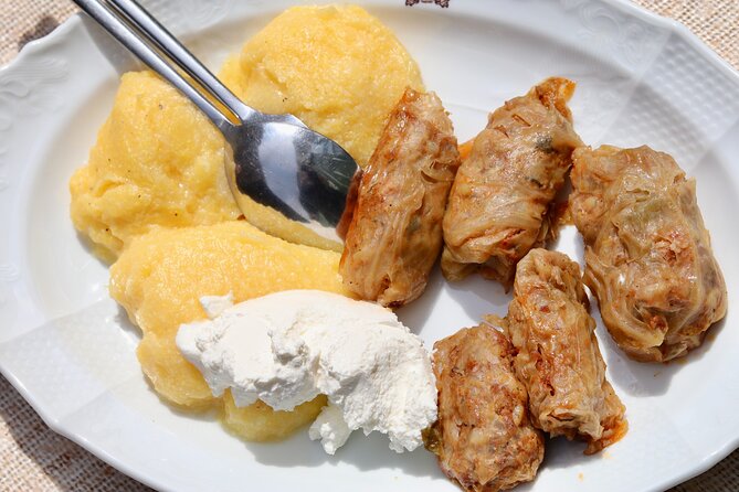 Bite your way through Timisoara - Timisoara's Street Food Tour - Piața Sfântul Gheorghe and a Romanian breakfast