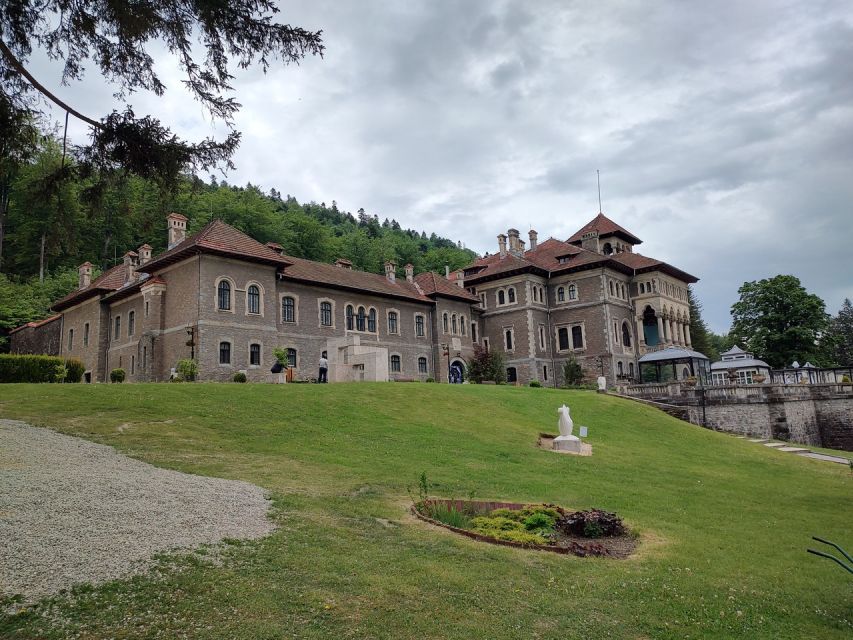 Brasov: Bran, Peles and Cantacuzino Castles Day Tour - What the small group changes