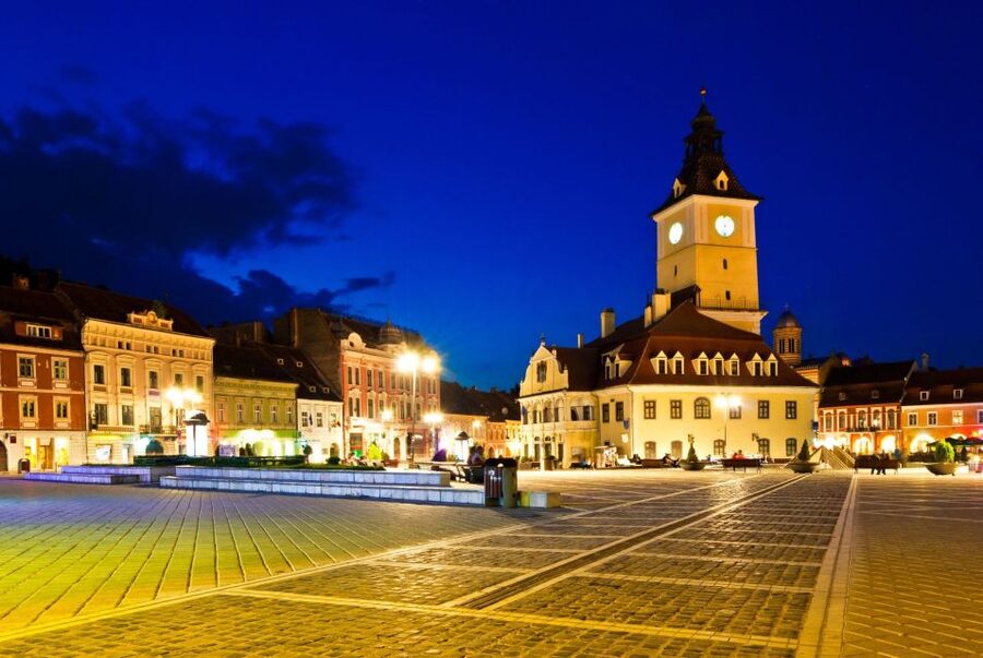 Brasov: Candlelight Tour of Medieval Architecture - Starting in Piata Sfatului with Brasov’s past