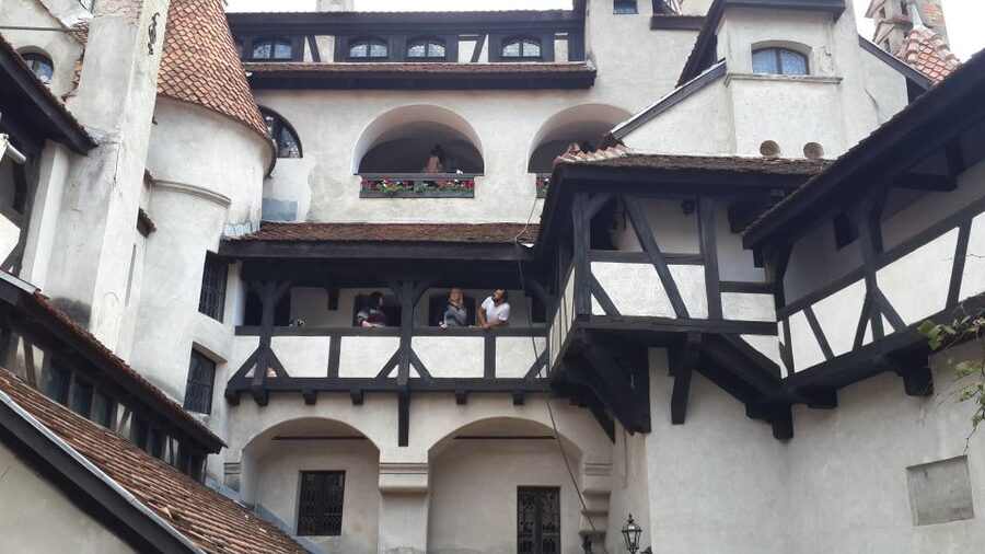 Brasov: Peles Castle, Bran Castle & Rasnov Fortress Day Tour - Lunch in Bran village, with one practical warning