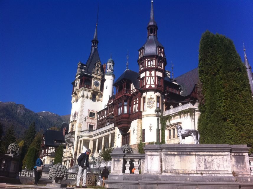 Brasov: Peles Castle, Bran Castle & Rasnov Fortress Day Tour - What the small group changes