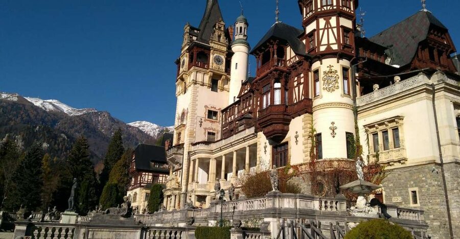 Brasov: Peles Castle, Bran Castle & Rasnov Fortress Day Tour - The driving and daily rhythm
