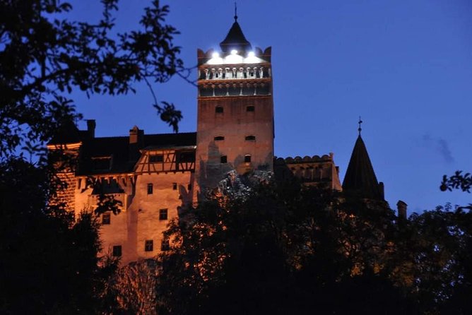 Brasov: Peles Castle, Bran Castles and Rasnov Fortress Day Tour - Sinaia Monastery: a 30-minute pause