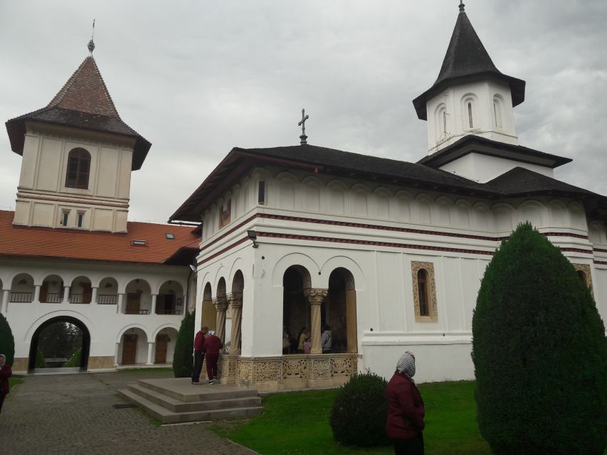 Brasov: Transfagarasan Highway, Balea Lake & Carta Monastery - Riding the Transfagarasan Highway