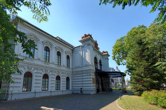 Bucarest Recorrido Peatonal Personalizado - Starting at the National Theatre at 10:30 a.m.
