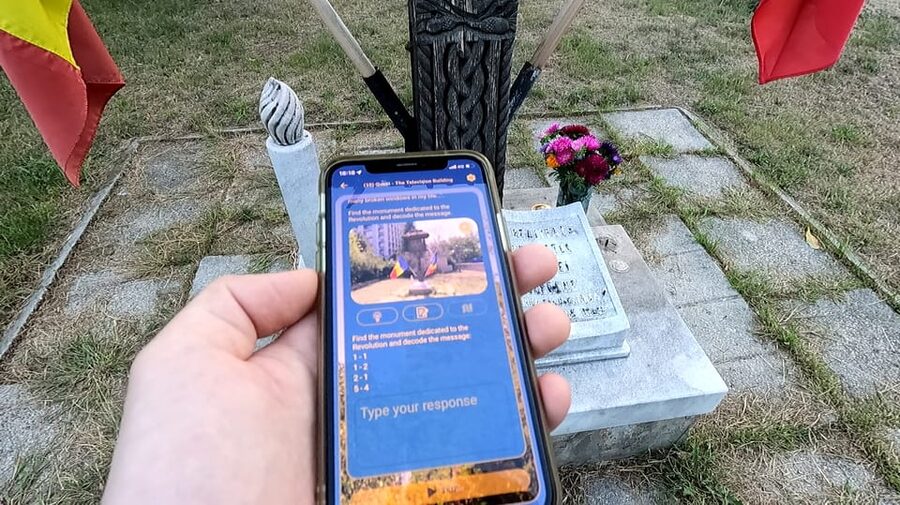 Bucharest 1989 Revolution Walking Tour with Smartphone App - The limits of an app-led history walk