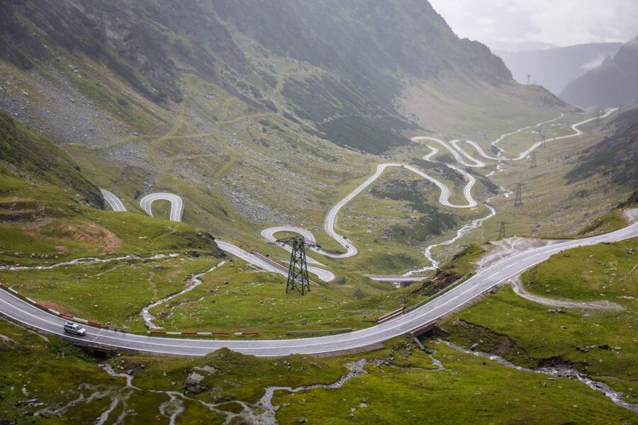 Bucharest: 2-Day Transfagarasan Road & Medieval Sibiu - Vidraru Dam and the road into the mountains