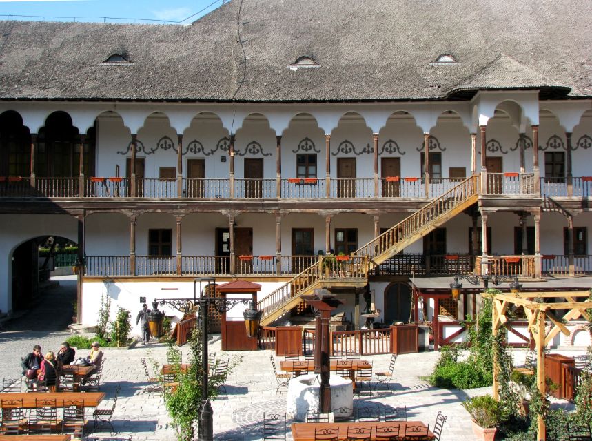Bucharest: 2-Hour City Highlights Bike Tour - Key points at a glance