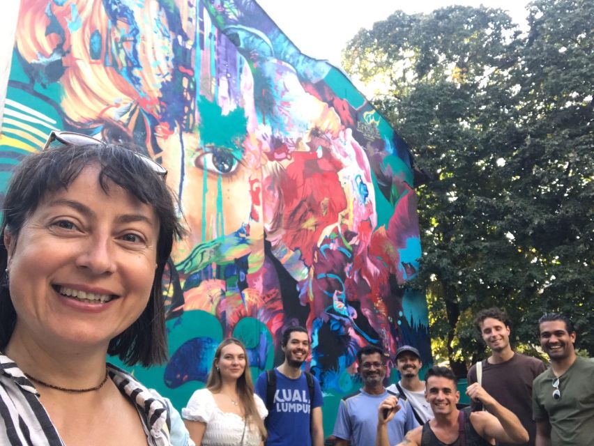 Bucharest: Alternative Sightseeing 2.5-3h-Hour Guided Tour - What the Guides Add to the Walk