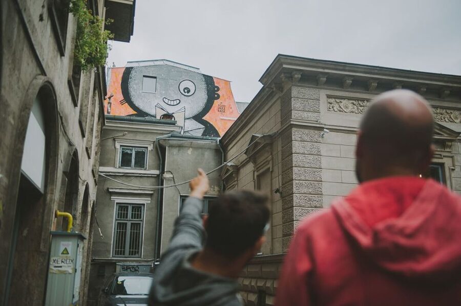 Bucharest Alternative Walking Tour - What the guides add to the experience