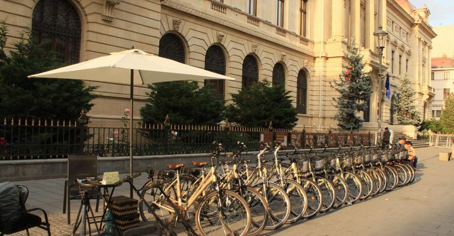 Bucharest Bike Rentals - Using parks and gardens for a quieter ride