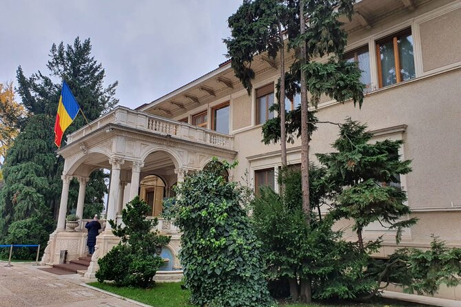 Bucharest City Tour 4h - Calea Victoriei, Bucharest’s grandest contrast