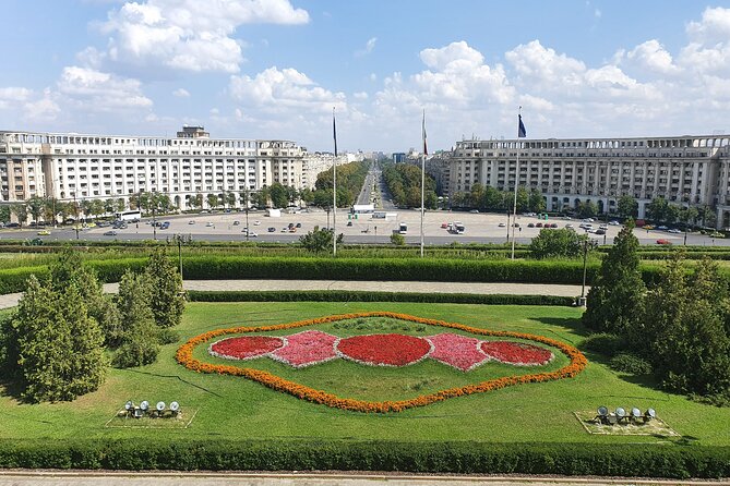 Bucharest City Tour 4h - Old Town and Hanul lui Manuc