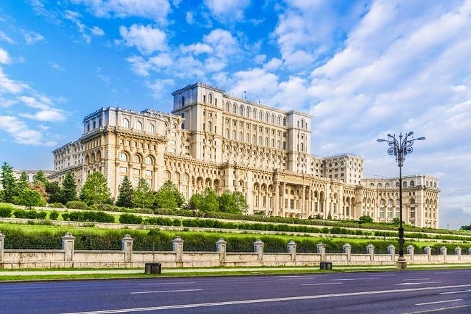 Bucharest City Tour and Wine Tasting – 2.5 hours - Arcul de Triumf and Casa Presei
