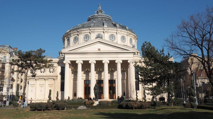 Bucharest city tour by car - Why a car makes sense in Bucharest