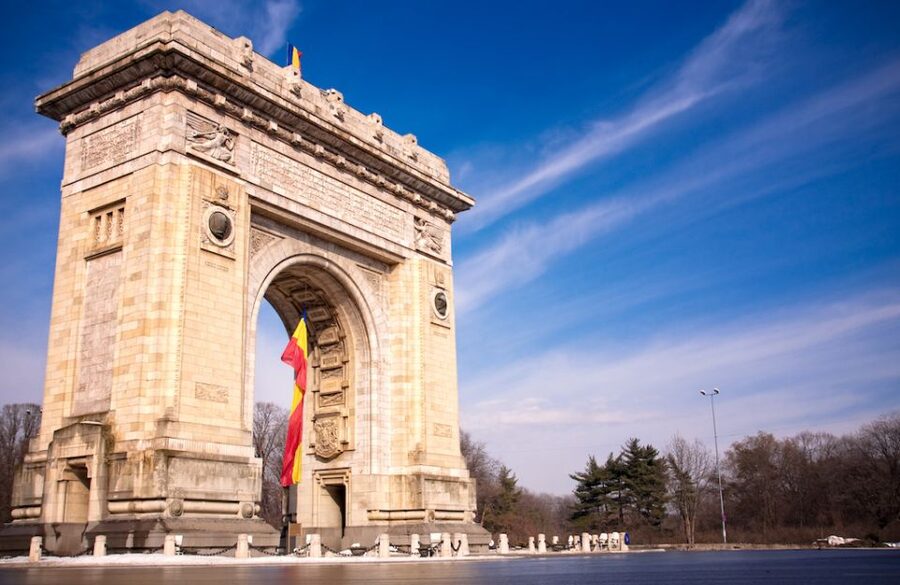 Bucharest City Tour with Village Museum - Key points at a glance