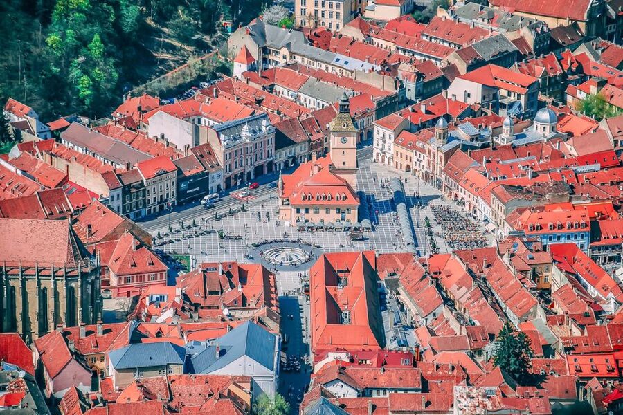 Bucharest: Day Trip to Dracula Castle, Peles Castle & Brașov - Who should book this experience?