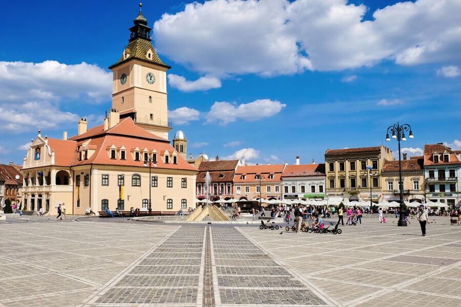 Bucharest: Dracula Castle, Peles Castle & Brasov Old Town - Should you book the castles from Bucharest?
