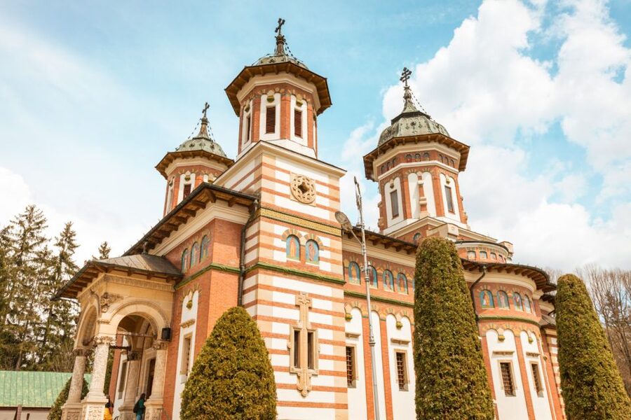 Bucharest: Dracula's Castle, Peleș Castle & Brașov Day Trip - Walking, clothing, and practical comfort