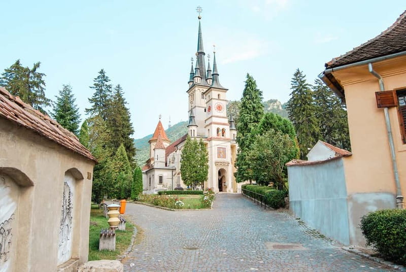 Bucharest: Dracula's Castle, Peleș Castle & Brașov Day Trip - The journey through Transylvania