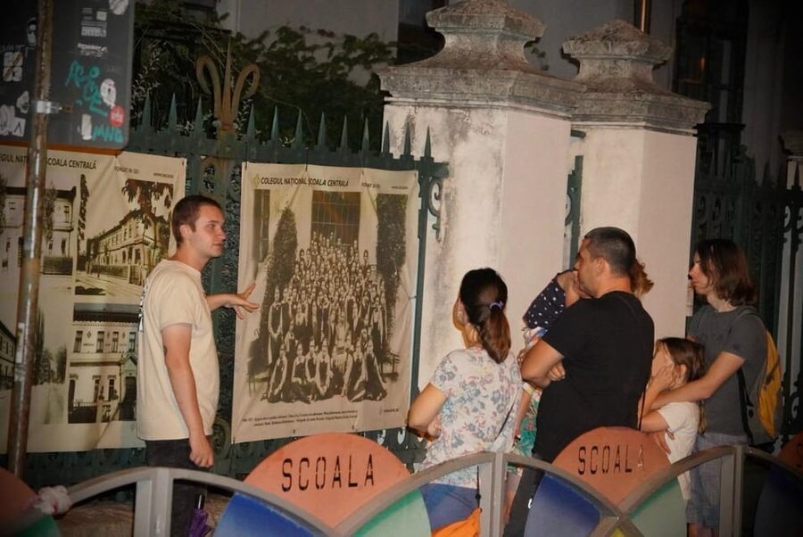Bucharest: Ghost Stories & Romanian Mythology Walking Tour - The guide can make or break the evening