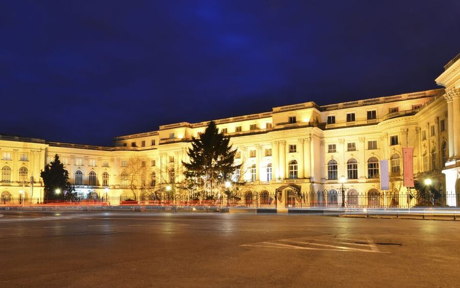 Bucharest: Half Day Bike Tour - Parks, cafés, and a useful break