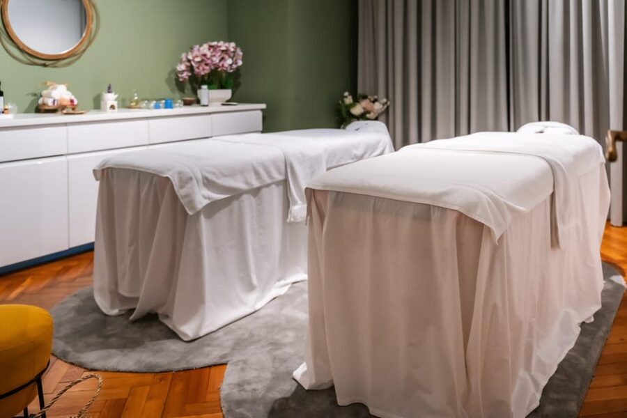 Bucharest: Harmony Wellness Center Massage Treatments - A one-hour pause from Bucharest sightseeing