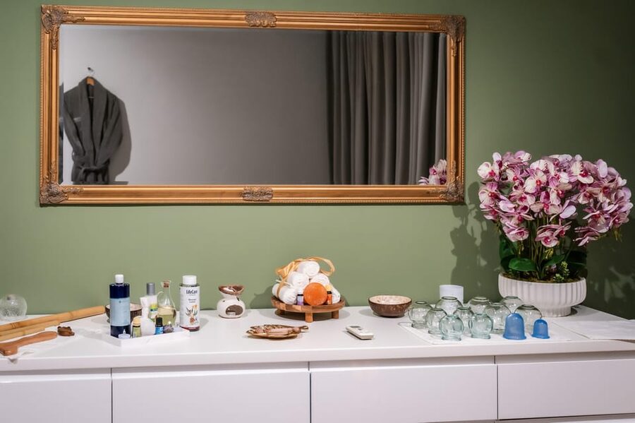 Bucharest: Harmony Wellness Center Massage Treatments - Choosing between relaxing and therapeutic massage